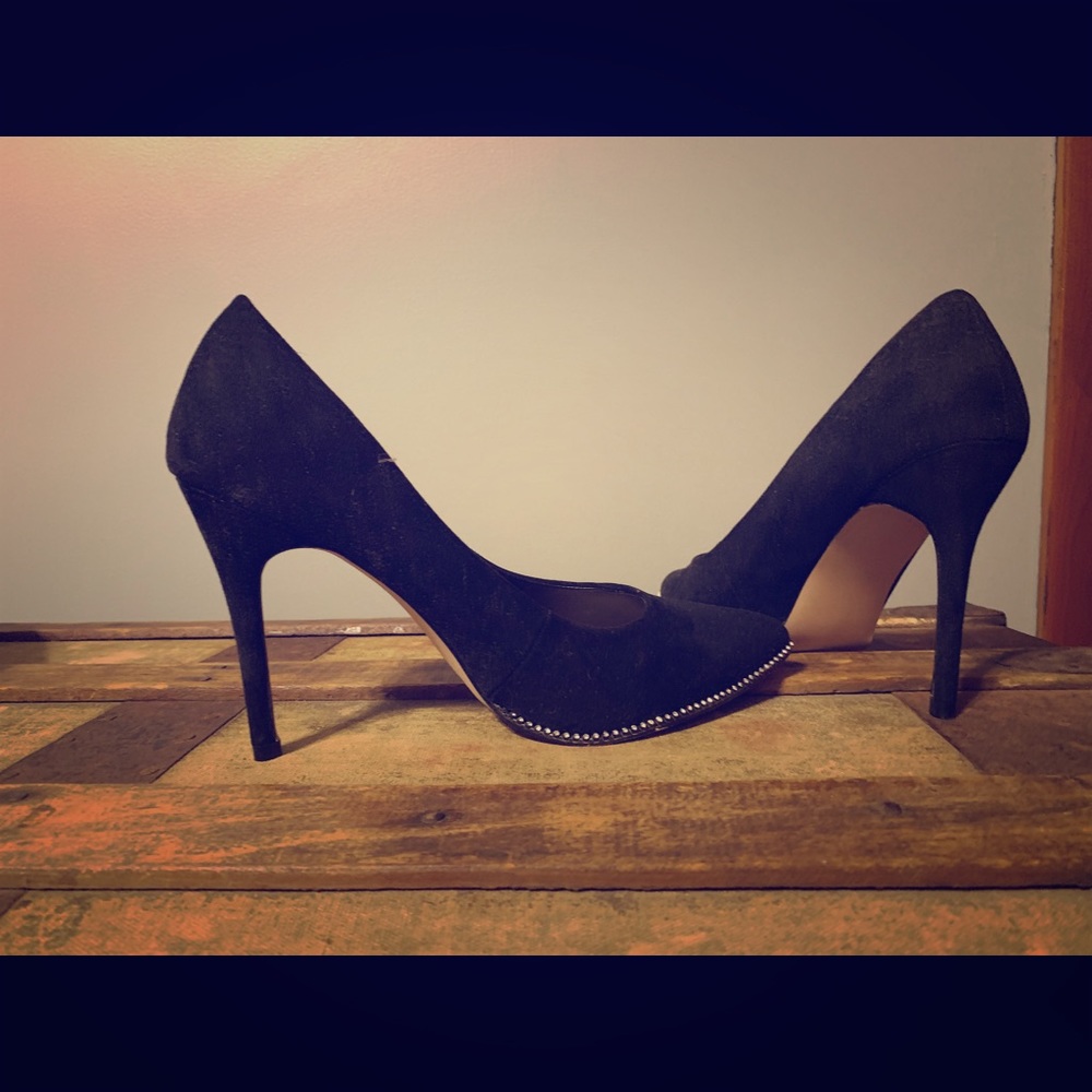 Black Pumps with rhinestones